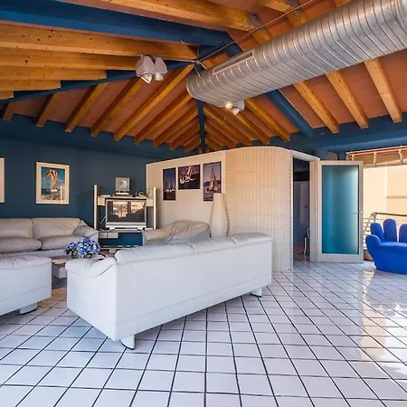 Modern And Luxurious Loft Apartamento