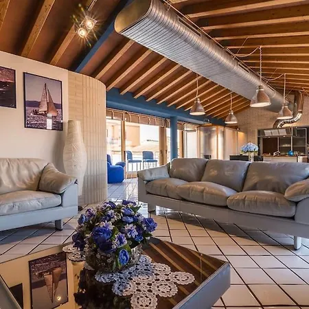 Modern And Luxurious Loft * Quartu SantʼElena